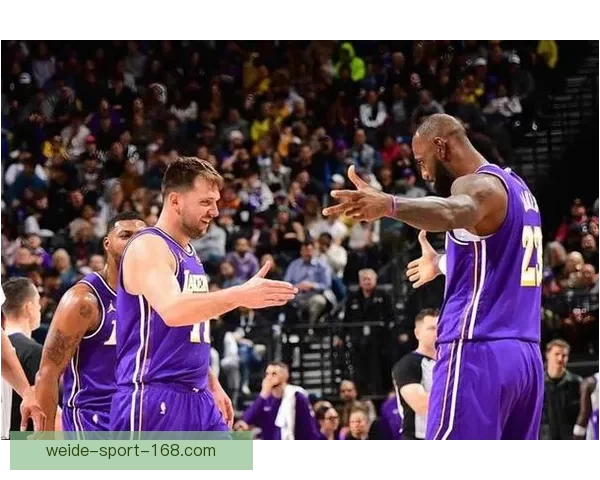 雷霆复出大胜76人延续12连胜 亚历山大22分引领球队豪取联盟最长连胜